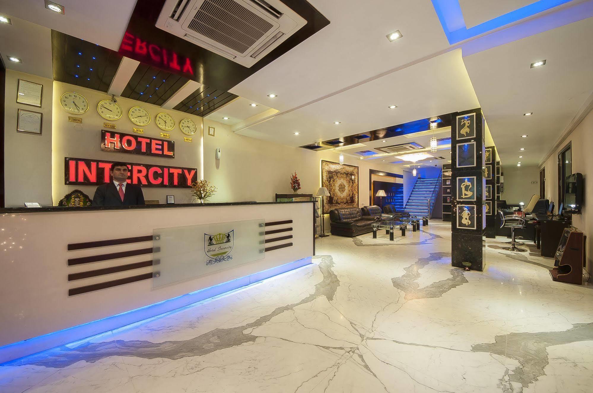 Dewdrop Intercity Hotel Delhi  Ngoại thất bức ảnh